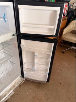 Refrigerator MagicChef