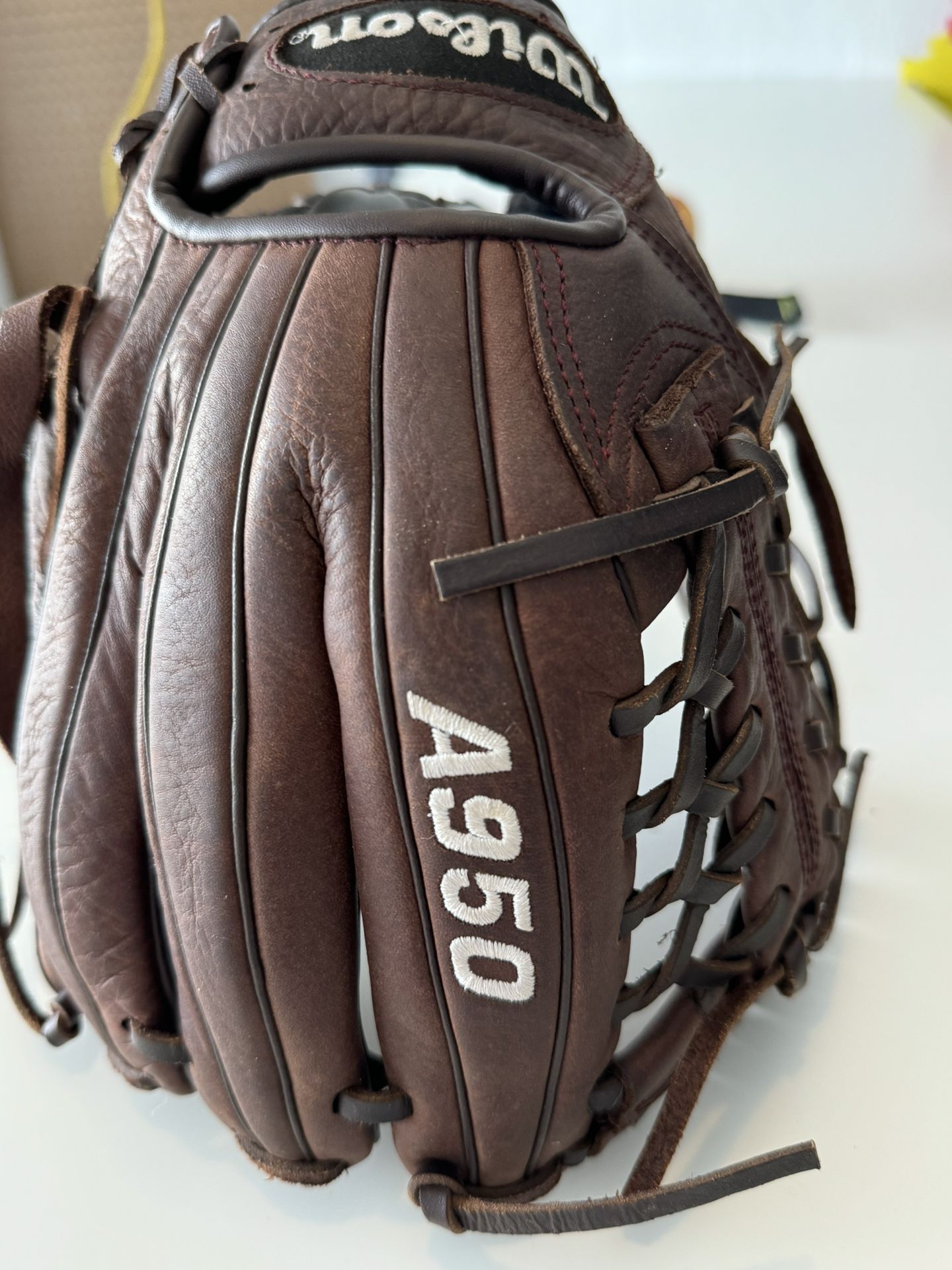 Wilson A950 Baseball 11.75”  LH Glove