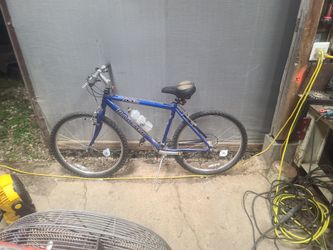 Raleigh M30 Mountain Trail Bike