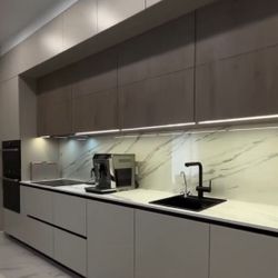 Custom Kitchen Cabinets 