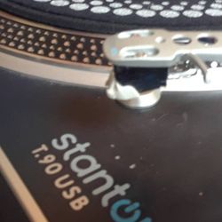 Stanton Pro DK Turntable