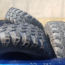 37x12.50R15 Super Swamper Irok Tires (4)