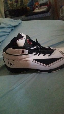 Converse dwayne wade size 9 mens shoe brand new