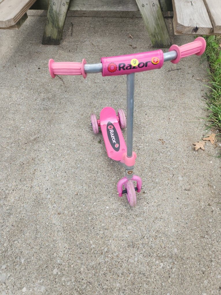 Pink Razor Jr 3 Wheel Scooter