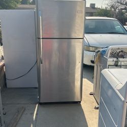 Refrigerator Frigidere 