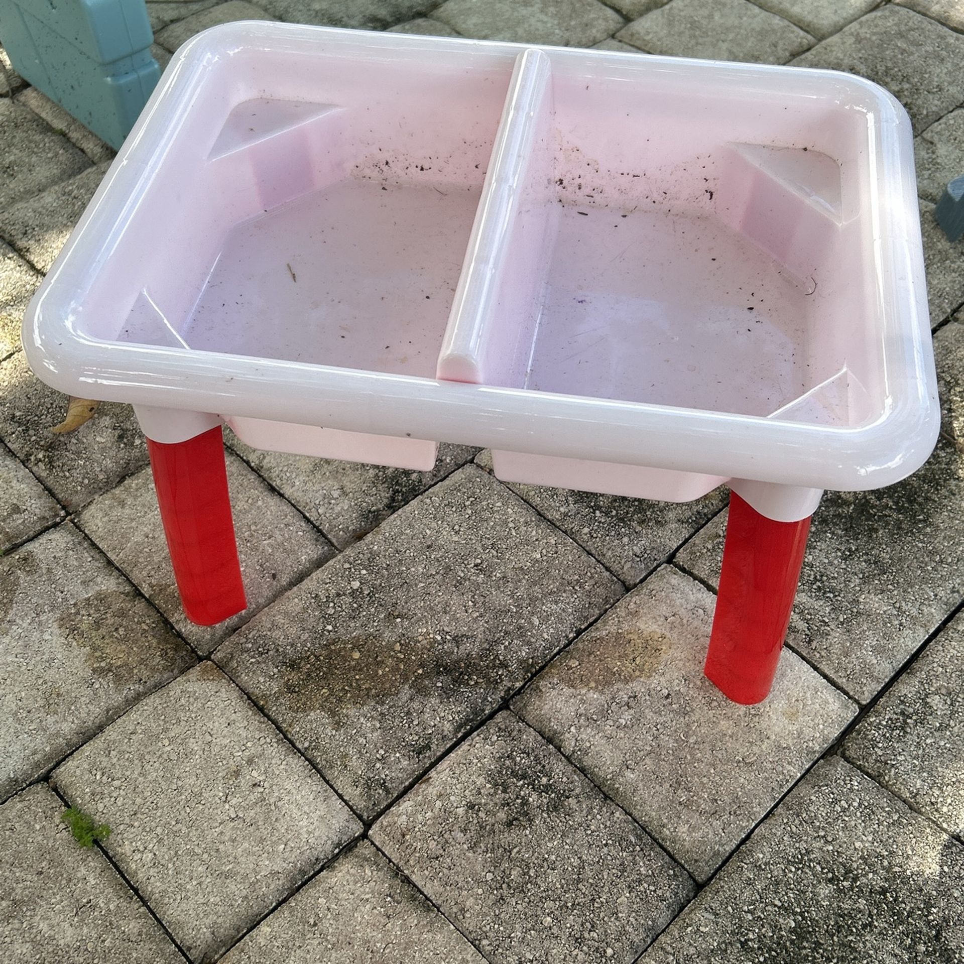 free sensory bin pink smal
