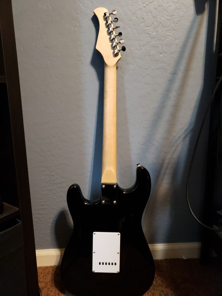 Silvertone electric guitar fantastic condition Musical instruments