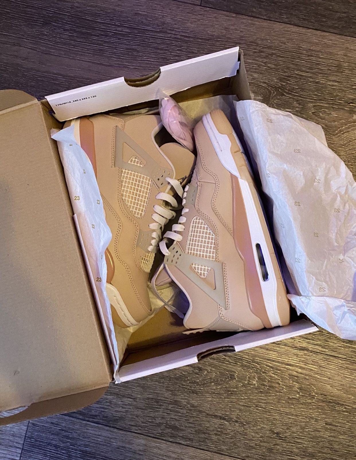 Jordan 4 shimmer Size 8