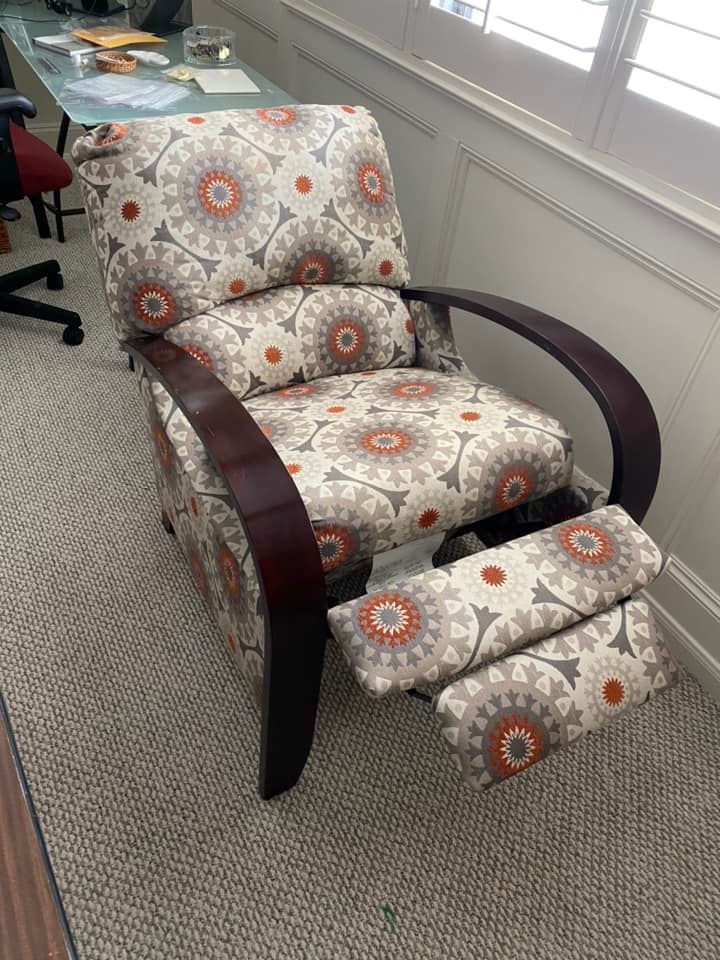 Lane Furniture Pushback Armchair Recliner for Sale in Houston, TX