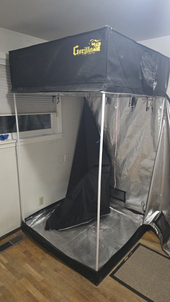 Gorilla Grow Tent