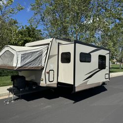 2018 Rockwood Roo 2 Slide Outs And Sleeps 8