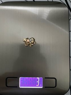 14k gold elephant pendant