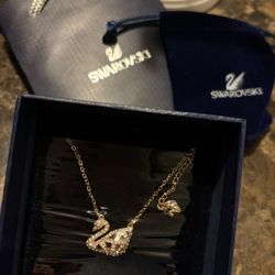 Brand New SWARVOSKI necklace