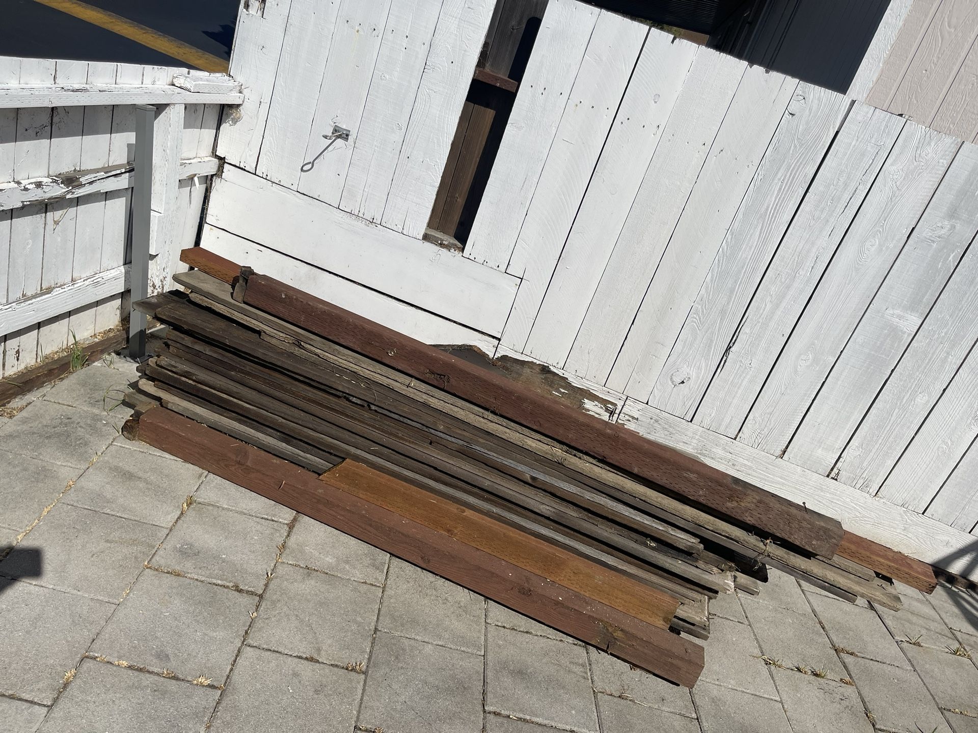 Reclaimed Redwood Fencing