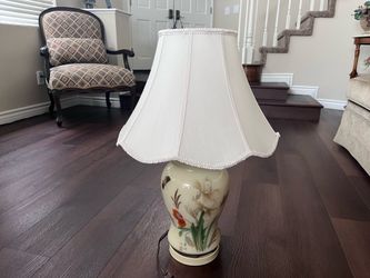 Asian Porcelain Table Lamp