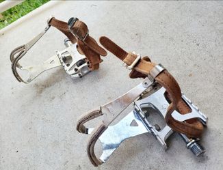 Velo Orange Pedals with Leather Toe Straps