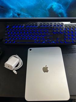 iPad A16 (Like New)!