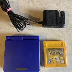 Gameboy Sp and Pokemon Yellow 