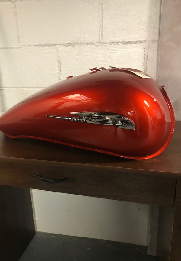 Motorcycle fuel tank