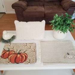 10 Pieces Of Autumn Decor. Excellent Conditions 