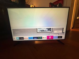 Samsung 43in TV, works like new older model.