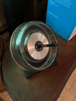 Vintage Round Metal lighter with Center Spindle