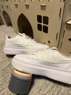 WOMEN'S NIKE COURT VISION ALTA LEATHER PLATFORM SNEAKERS