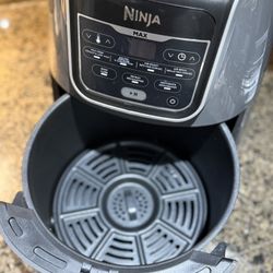 Title: Ninja Max XL Air Fryer – 5.5QT Ceramic Basket, 7-in-1 Functionality