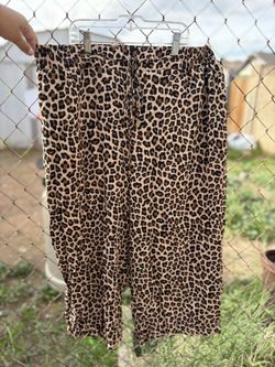 Plus Size Cheetah Print Flowy Capris Sz 20
