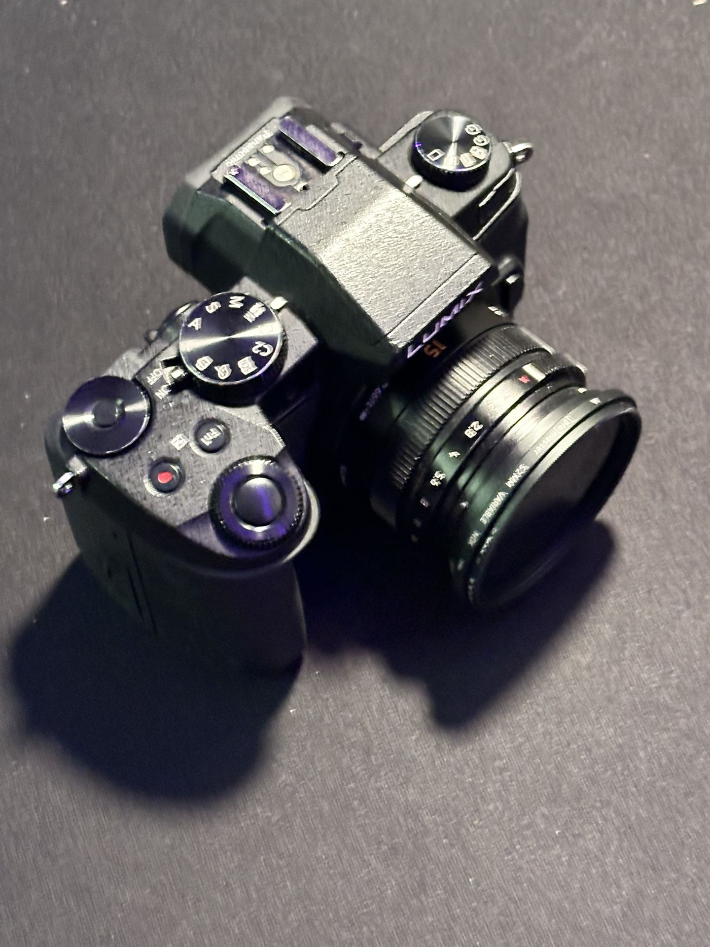 Panasonic LUMIX G85 Camera With Leica 15mm lens, Strap & Batteries