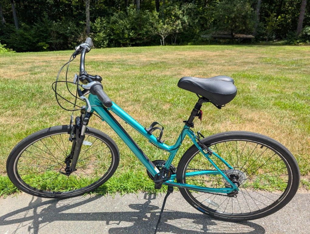 Cannondale Adventure 2 Bicycle
