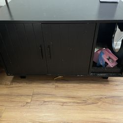 Enclosed Cat Litter Box