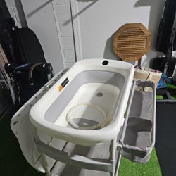 Infants 2 In 1 Baby Changing  Table With  Bath Tub