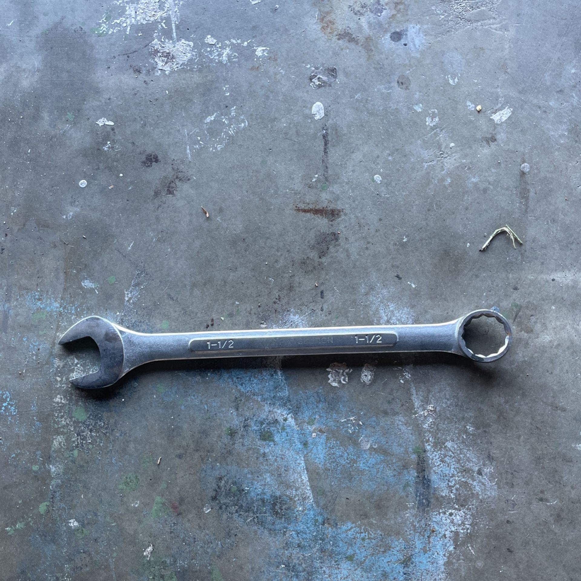 CHINA PITTSBURGH 1-1/2" COMBINATION WRENCH 18.5"