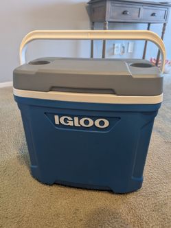 Like New Igloo 30 Quart Cooler