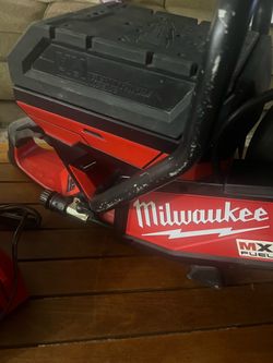 Milwaukee MX Fuel cordless 14 inch cut off saw