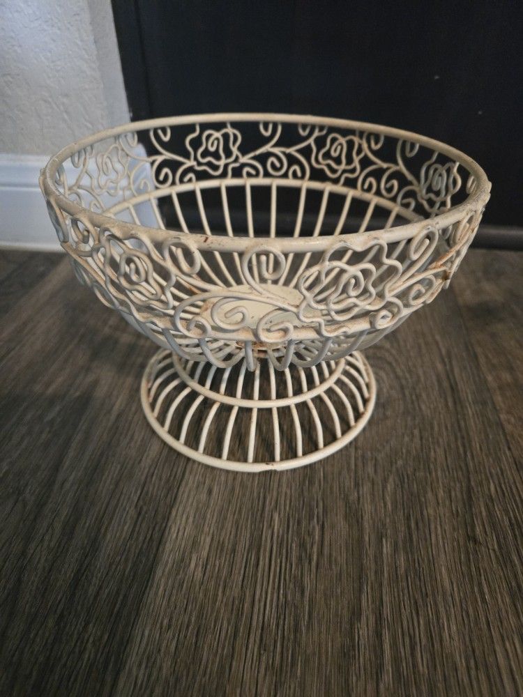 Vintage Ivory Design Metal Holder