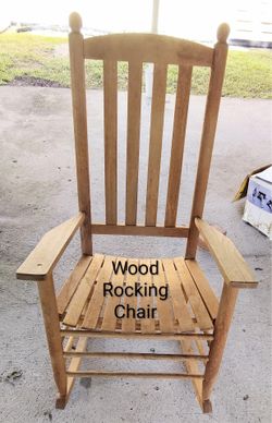 WOOD ROCKING CHAIR