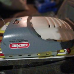 Brand New Genie Silent 1000 Max Garage Door Opner System Have This Only 45 No Less