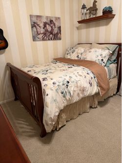 Convertible crib / full size bed set