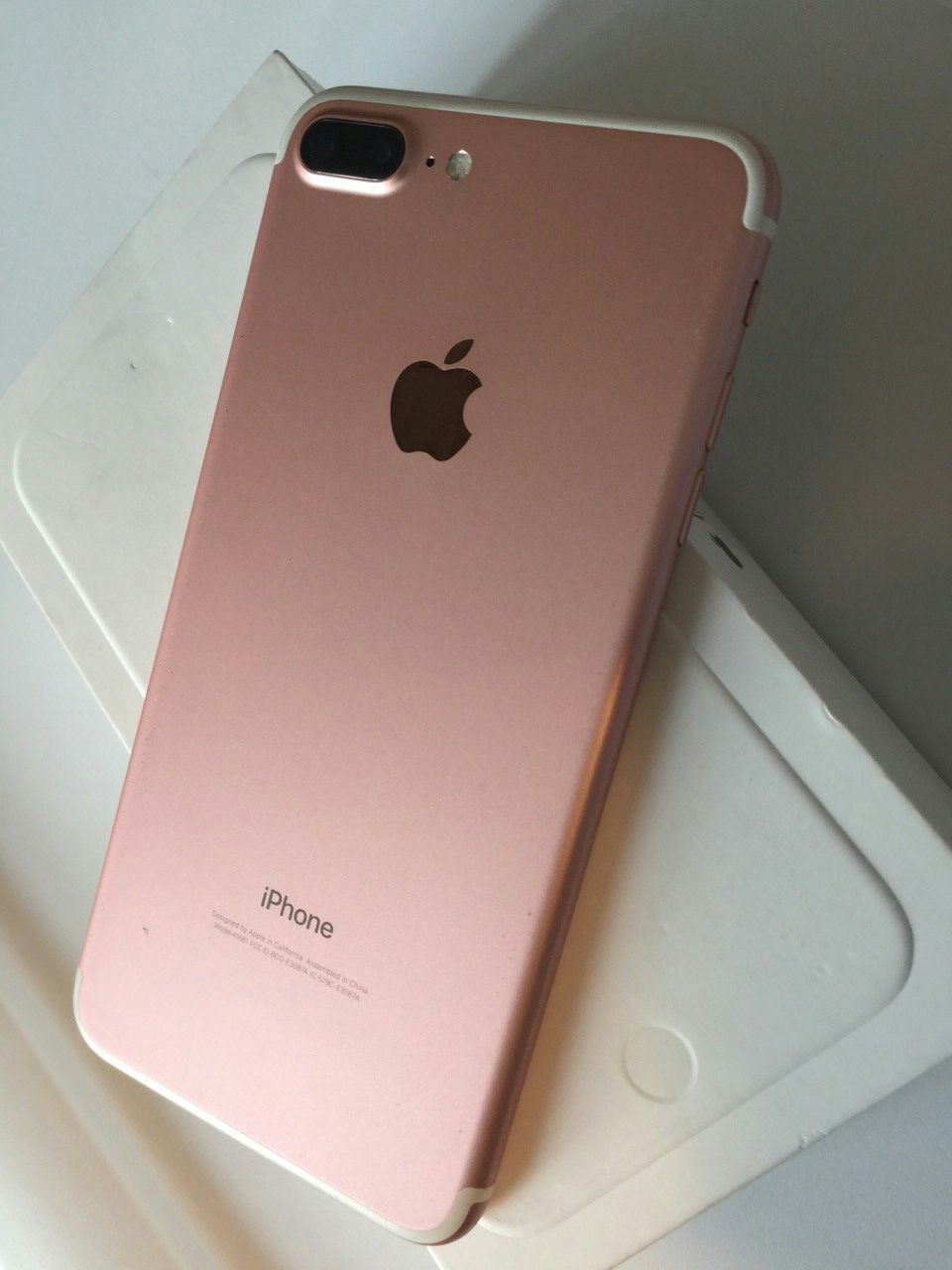IPhone 7 Plus, 256Gb UNLOCKED//Excellent Condition, Looks like New//Price is Negotiable