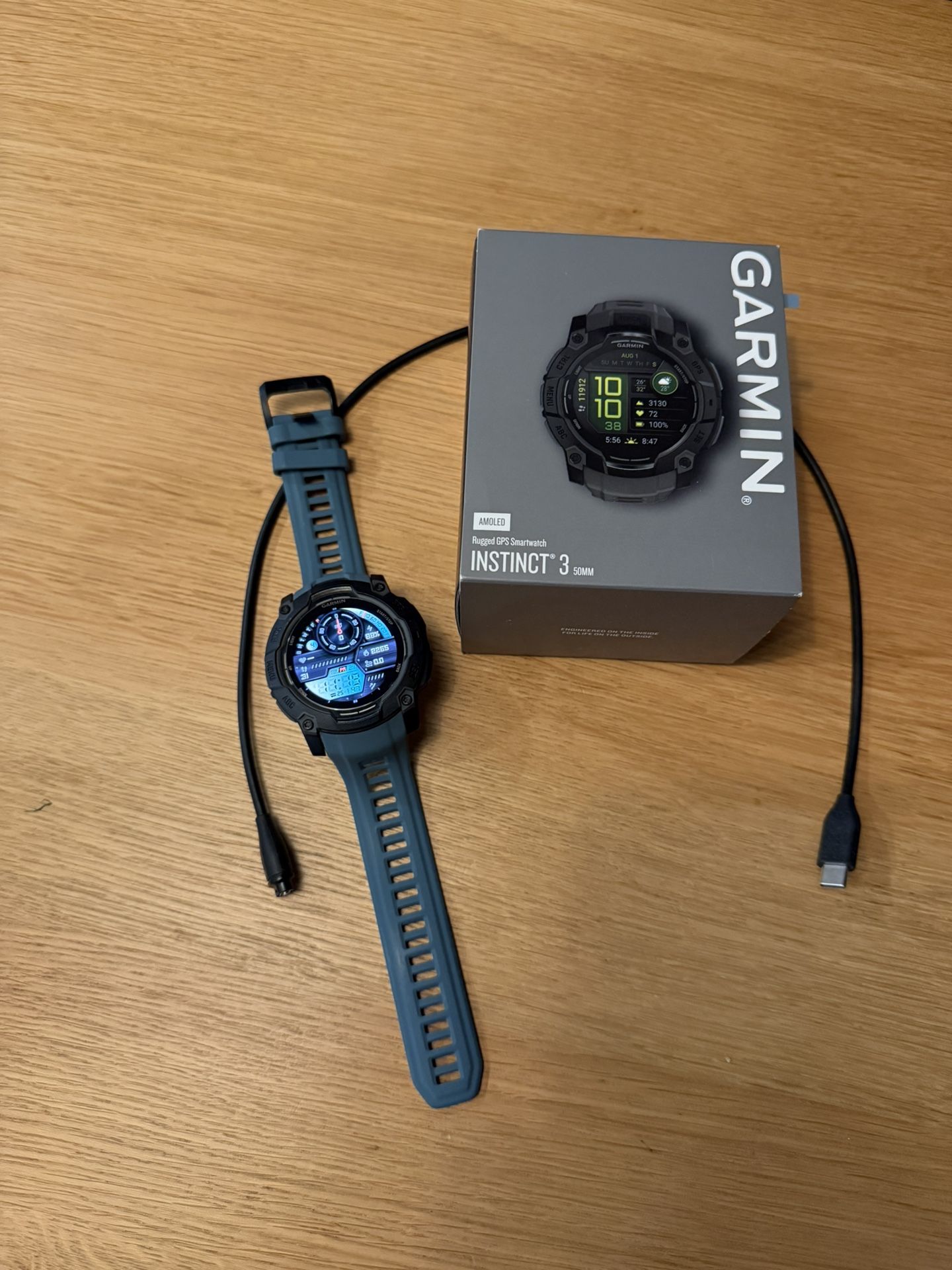 Garmin Instinct® 3 50mm, AMOLED Display.