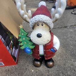 Prices Firm.. Brand New Never Used Fiberglass Christmas Moose With Christmas Tree