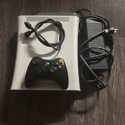 Xbox 360 Original (White) - 60GB HDD - Console, 1 Controller & Cables