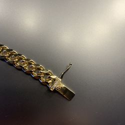 Gold plated bracelet 