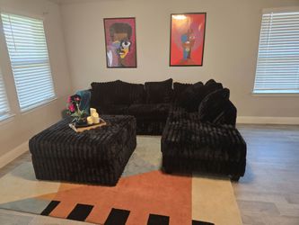 Beautiful Black Sectional & Ottoman