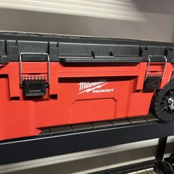 Milwaukee Rolling Tool Chest