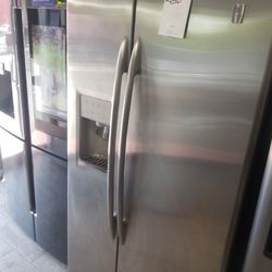 Refrigerator 