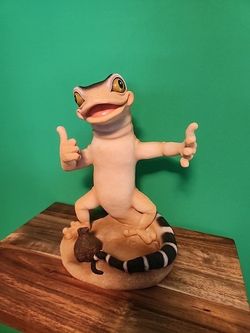Gecko wine holder bottle