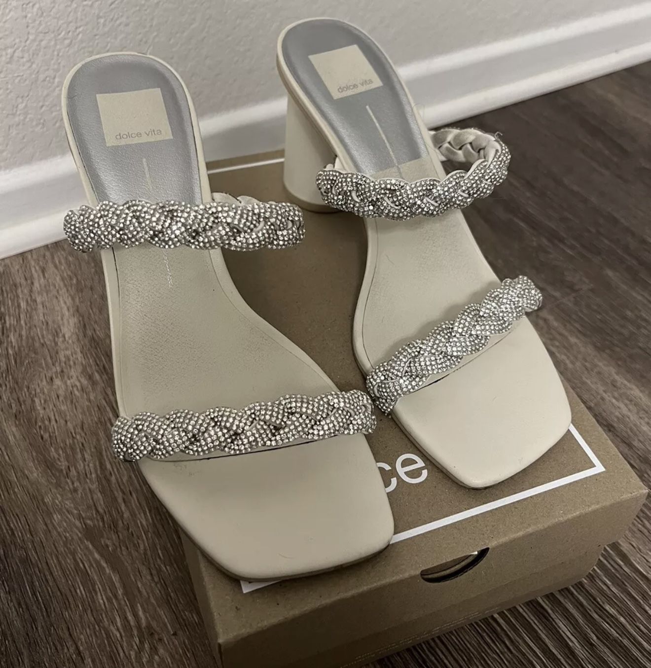 Dolce Vita Nairi White Crystal Wedding Bachelorette Bride Heels Sandals 10